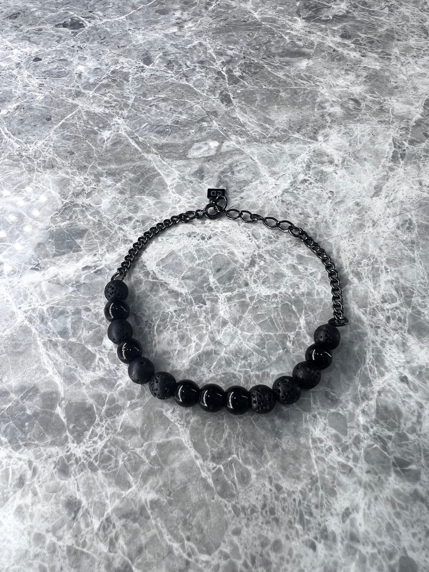 Half Chain Bracelet x Black Beads